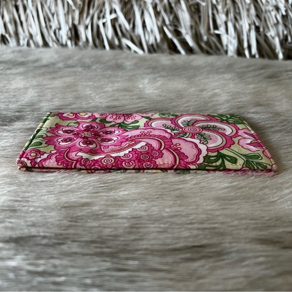 Vintage VERA BRADLEY Petal Pink 2006 Checkbook Cover Y2K Green Floral - Picture 6 of 9
